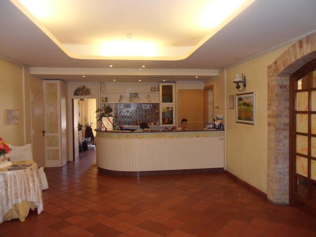 Fattoria Cerreto Hotell Mosciano SantʼAngelo Exteriör bild
