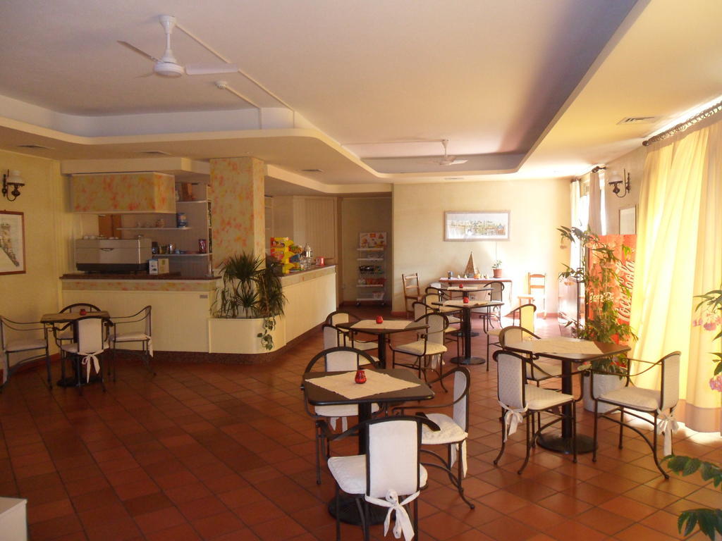 Fattoria Cerreto Hotell Mosciano SantʼAngelo Exteriör bild