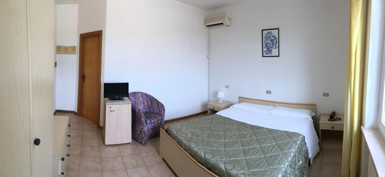 Fattoria Cerreto Hotell Mosciano SantʼAngelo Exteriör bild