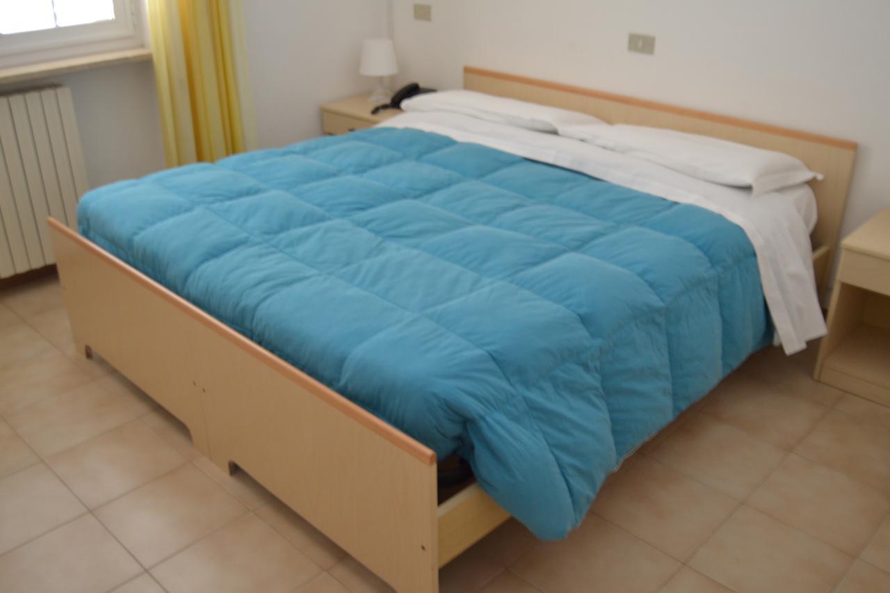 Fattoria Cerreto Hotell Mosciano SantʼAngelo Exteriör bild
